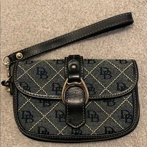 !!Vintage!! Dooney & Bourke Wristlet
